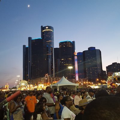 Nando313own's profile picture. Let Your Shoulder Lean