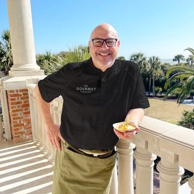 Founder of @thegourmetvacation @capcroatia @croatiafoodtour @thegypsytable Guiding, Cooking, Eating, Drinking and taking pics around the world.