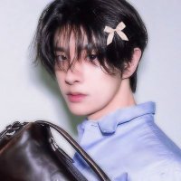 je (@jeyuniverse) 's Twitter Profile