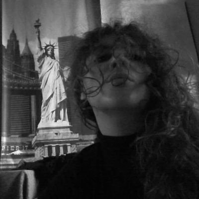 Greek crisis girl,student of history & archaeology, feminist,activist interested in politics,fine arts human rights,travelling,poetry & literature.