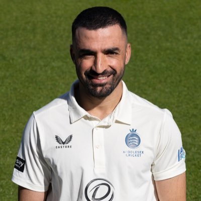 Represented @Middlesex_CCC by day, bathroom singer by night. Represented by @tgisportcricket
