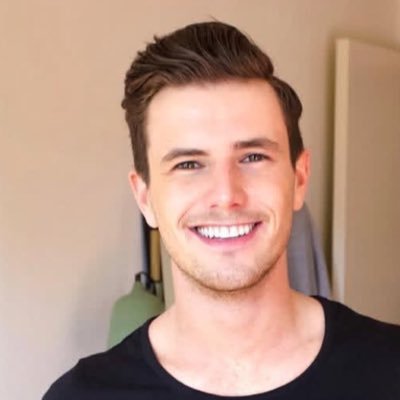 I'm Eric Wills from Chicago love❤️❤️ making new friends 🥰and can be the funniest person ever will would love to chat with.