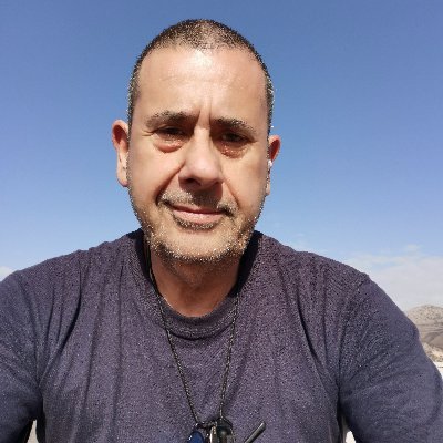 Απ' το -σημαδιακό!- 1984... φούρναρης σε κάθε είδους ΜΜΕ. Ή ΜΜΑ; Whatever. Το θέμα δεν είναι αν υπάρχει ζωή μετά θάνατον, αλλά τι ζωή υπήρξε πριν απ' αυτόν...