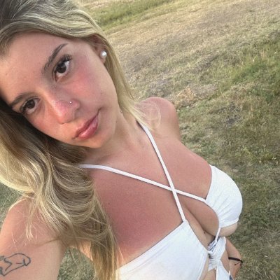 🍸 vodka all day 🐾 dog mom energy
big curves, sassy with all spice
Join my FREE link for more