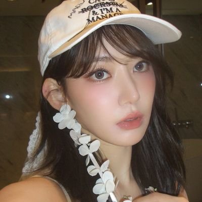 Ā·Ė ą¼āĀ· āź°ā³ šø blooming in silence, glowing in grace. this is Miyawaki Sakura ā soft but fearless ą³ą¾ąæ ĖĖ- 98' part of FEARNĆTHING