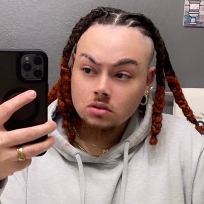 Chef | Wrestling junkie | Black culture connoisseur. I throw down in the kitchen & hit harder with the seasoning than your favorite wrestler with a steel chair.