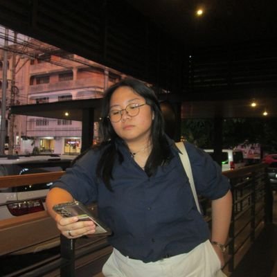 qv1xrdev1L_'s profile picture. be like a star, distant and dying.