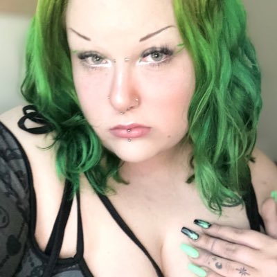 An Ethereal 22y/o Humiliatrix, professed slave bully. Worship the ground I walk on ~ it’s your only worth💋 ~ findom💸