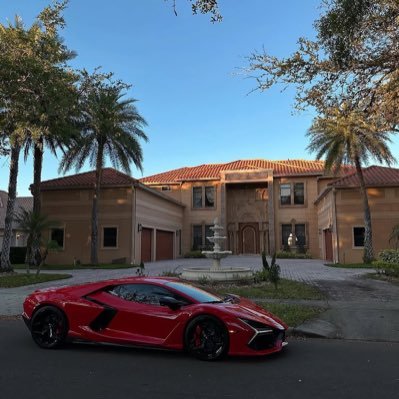 lvyoushijie's profile picture. Y