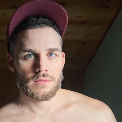 single gay down here to fun and lot more 🏳️🌈🏳️🌈🏳️🌈#gaypride 🔞