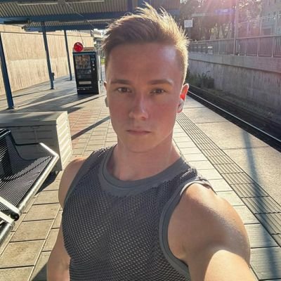 I'm gay but Are you looking for a THERAPIST & SPA Dm me if you're interested in any kind of body massage 💆♂️