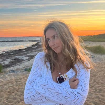 juliakline126's profile picture. 