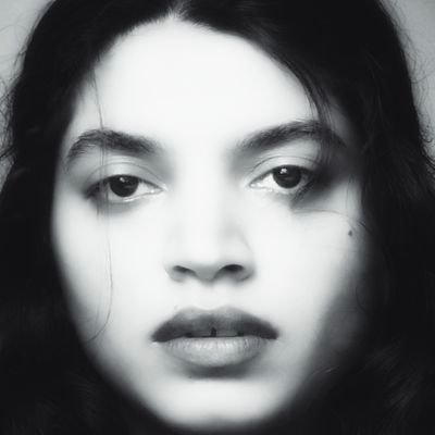 I’m Mina a teacher, painting student, New Artist in NFTs. Photography is how I express feelings,especially through portraits I’m still learning to paint.