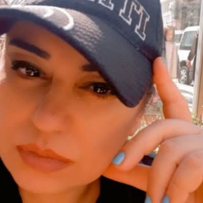 Tokat atana yumruk atarım, en iyisi yanımdan sessizce geçip gidin. 🥊
NETLİK HAYAT FELSEFEM . 🌼🌻
#yazma ve #okuma ⭐rock&blues
#BJK🦅 #🇹🇷 #♈#kimyamüh