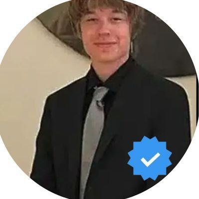 Am Kai musk 🇺🇸 son of 🪐 Elon musk 🪐 the CEO of Tesla and twitter. I don't speak ill of my dad the credit of my fame goes to my dad ❤️
