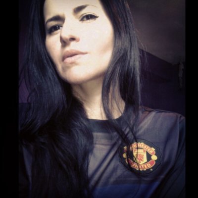 Fanática del Manchester United desde 1998 👹 - Tatuajes 💀 - Perros 🐕- Metal 🤘 - UFC 🥋.
ℹ No me sigan hinchas del real de madrid o asquerosos bicholovers.🤮