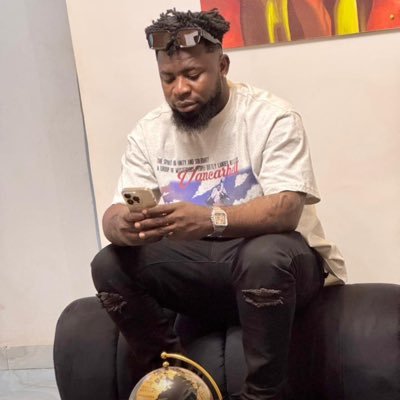 LOVER OF GOOD MUSIC, WIZKID FC ❤️🦅, RONALDO⚽, MAN UNITED.