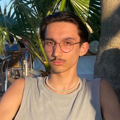 beubeux8's profile picture. 