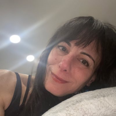 Screenwriter. Writing Coach. Dog Freak. Mama. Sci-Fi movie @Amblin.