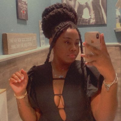 17 year old hairstylist 🥰 Amosc: @badd_bihhh12 Follow my hair ig page: _flawlesshairstyles‼️😘 IM GRATEFUL 🥰