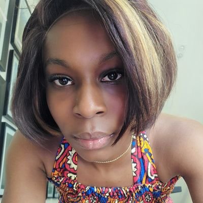 yos_ola's profile picture. God made a MASTERPIECE😌
Allergic to stress😷!
Distilled for the eradication of seemingly incurable sadness🙃