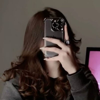 Amelia19654's profile picture. Living my life like it’s golden ✨