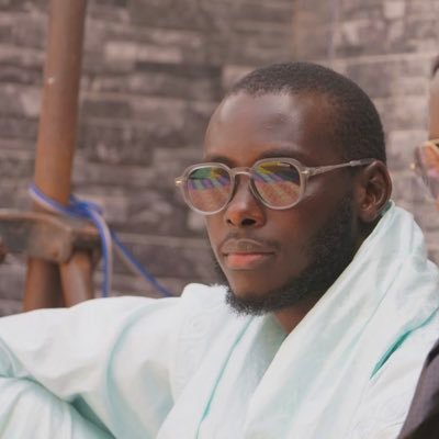 LilMoustaphal âllazit tourâm lahoûsalâ tounwasalâm Mahamtidahi koullaham roumtou minal moukarrami❤️☝🏾. #Element Ahloul Minane🖤 IG:Muhamadoul_bachi_r
