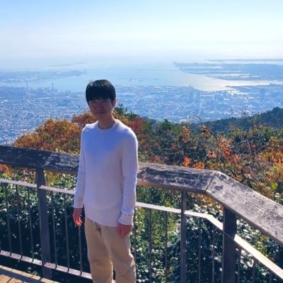 囲碁棋士です。極度のストレスで2013年に不安神経症、2014年に社会不安障害を発症。8年かけて希死念慮と心の病みから脱却し、対人恐怖を人前で喋れる程度まで克服。今では心から幸せな人生を歩めるようになりました。JADP認定心理カウンセラーの資格を取得済み。主にメンタルケアに関する情報を発信しています。