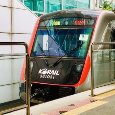 gimdohyeon32041's profile picture. 