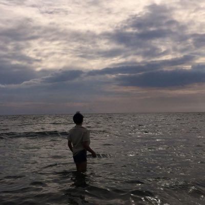 tinehatesuall's profile picture. maybe the happy ending is just moving on.