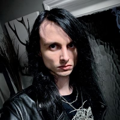 Fighting game player, horror enthusiast, metalhead.
T8:Xiaoyu/Reina, SF6:AKI, 25(he/him)