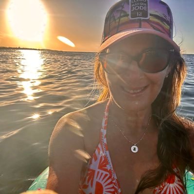 Proud Mom 🧑🏻 , cycling 💕 🚴🏻, autism advocate🧩, 💙my job Ψ🧠, 🇵🇷 🇺🇸 ✝️☕️🐈🏝☀️👙🥂🥃🌅👠 👗💅🏻🧦 📸 NO🚫DM