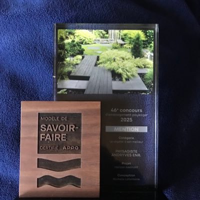 j’ai étudié 6 ans en art,cegep St -Jean sur Richelieu et 4 ans uqam! je suis designer en aménagement paysager depuis au moins 36 ans…je déteste l’injustice..