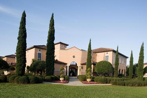 A villa style community, offering a touch of Italian Renaissance beauty. Managed by ZRS Management 407-875-8117