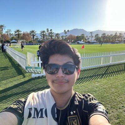 Mexican-American #LAFC fan LA fan and still going through the hell that is College. Semi-Pro Video Editor