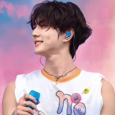 professional enhyphenator. teeth enthusiast. normal about jungwon. (fan MIK acc)