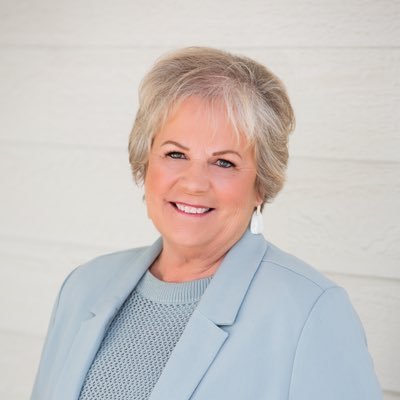 Broker owner Coast to Canyon Real Estate DRE LICENSE # 01805778