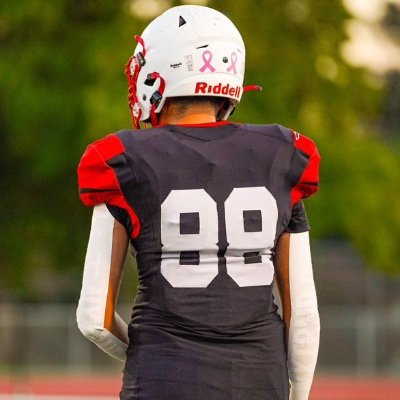 1edgerusher's profile picture. James Logan High School/3.5 GPA
TE/DE 
165 LBS
5’9
Bench 140
📲aldoreynoso39@gmail.com or
510-514-5742