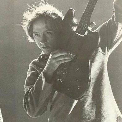 boosterqold's profile picture. ten minutes? we'll be shark bait in ten minutes! | film/horror/theme park/new wave enjoyer