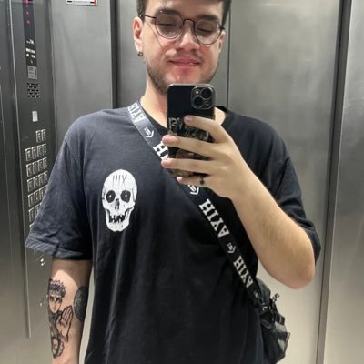 Riftiel's profile picture. MMO Enjoyer. 28