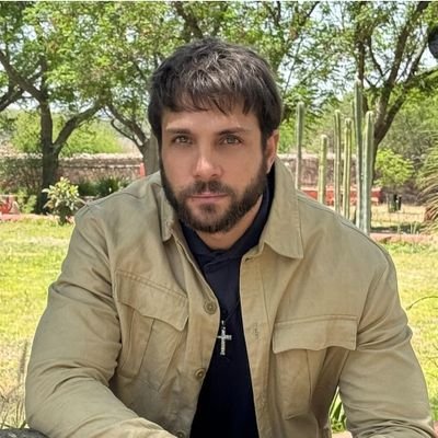 Fans de @NicolaPorcella
Amanecer : próximamente 07/07