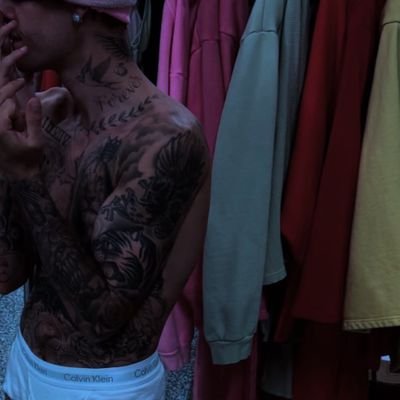 jusvtindbieber's profile picture. a balenciaga.