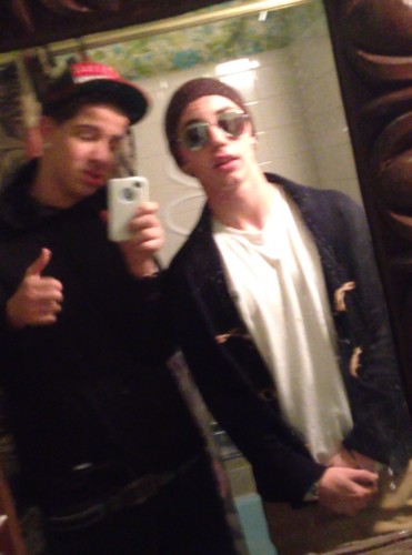 Dedicated to educating followers about the #prettyboyslife. 16 year old white teenagers looking fresh as fuck;)