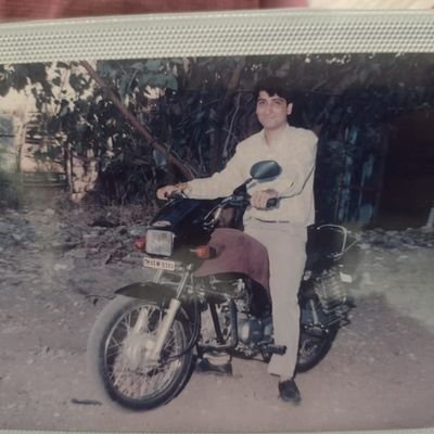 v_j_22's profile picture. 