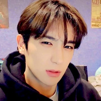 l_racey2209's profile picture. dont mind me, just watching (nctzen)
