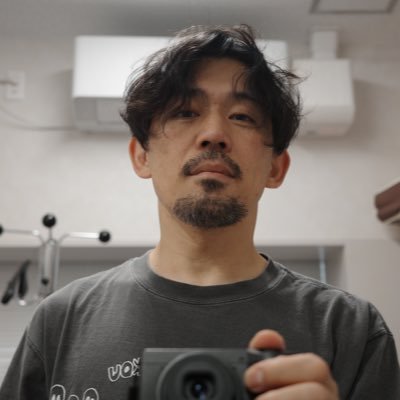 俳優、 kou Director instagram @yoshinori_okada_44 子供服 https://t.co/1tVcyF6seS