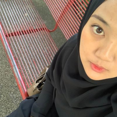 dewimurtaisyaah's profile picture. make your day better than yesterday 🌺