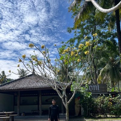 tweet berdasarkan imaginasi dan apa-apa yang di rasakan diri sendiri