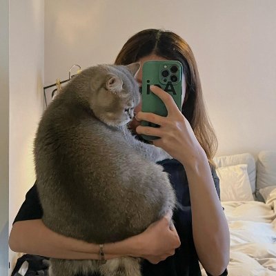 私は日本の美食、風景、文化がとても好きです。  
日本語を勉強しています。  
そして、旅行で日本に行くことを楽しみにしています。  
日本の友達ができたら嬉しいです。  
もし何か教えてくれたら、とても嬉しいです！
