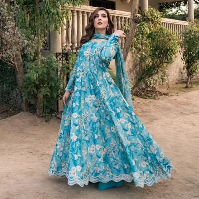 hoorain_f's profile picture. 🤐 silence is the best, response to a fool🙃
Walking like,I'm the 👑 king of the 🌎 world.
Chasing dream💯,and making them reality✨